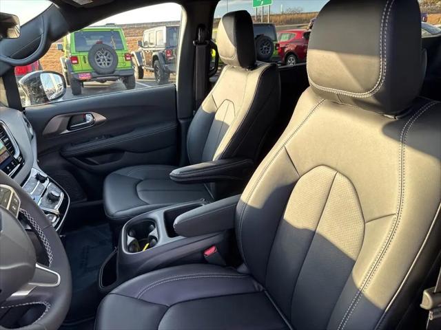 2026 Chrysler Voyager LX