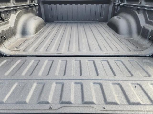 2026 Ram 1500 Lone Star Crew Cab 4x4 5'7" Box