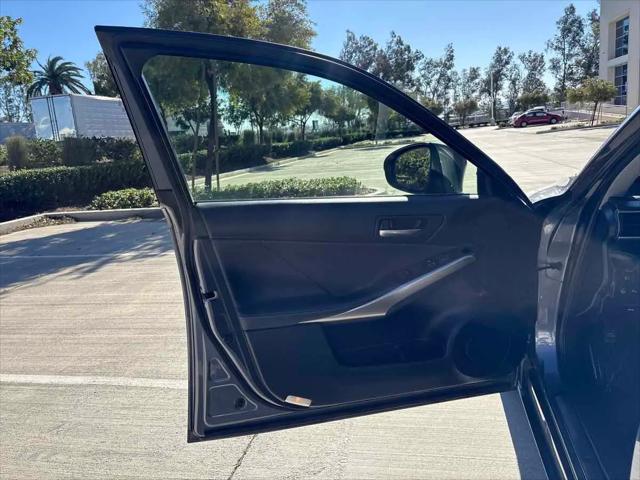 2017 Lexus IS 200t IS Turbo