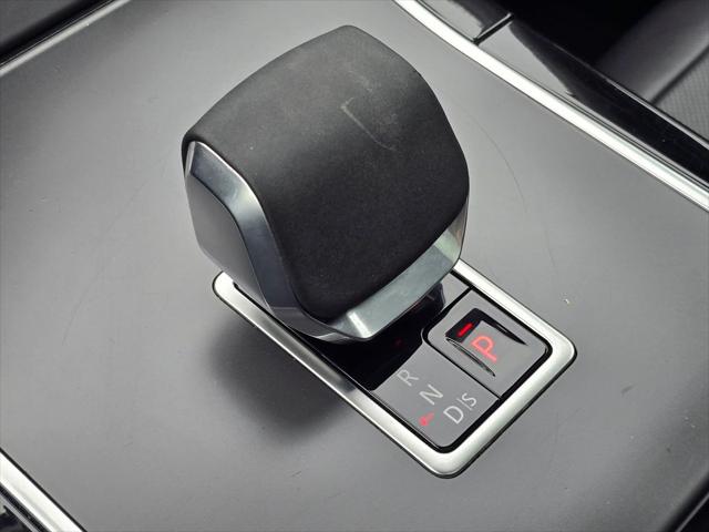 2025 Land Rover Range Rover Velar P250 Dynamic SE