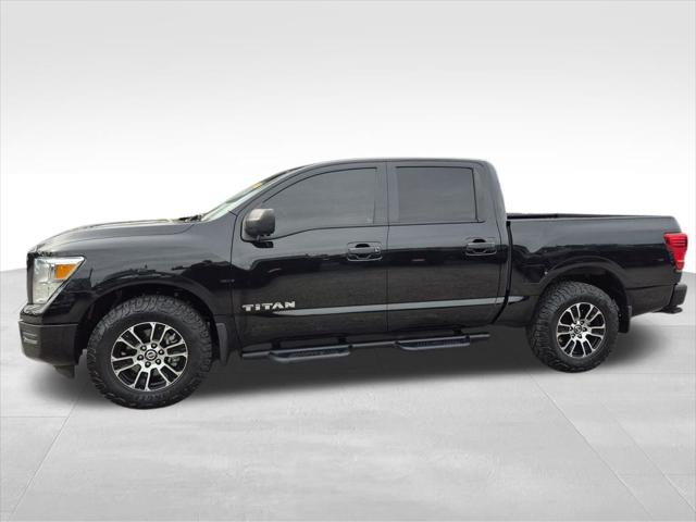 2022 Nissan TITAN Crew Cab SV 4x4