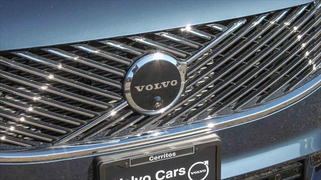2026 Volvo XC90 Plus, B6 AWD Gas (mild hybrid), Gasoline, Bright, 7 Seats