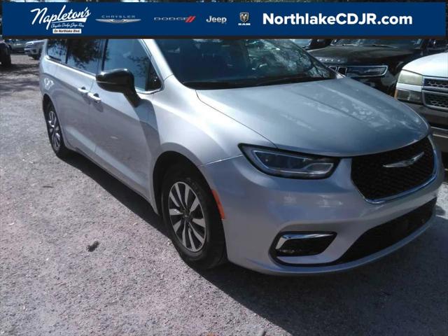 2024 Chrysler Pacifica Hybrid Select