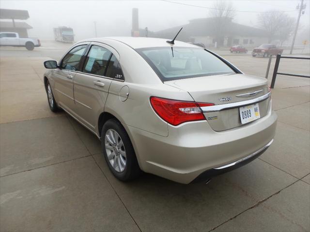 2013 Chrysler 200 Touring