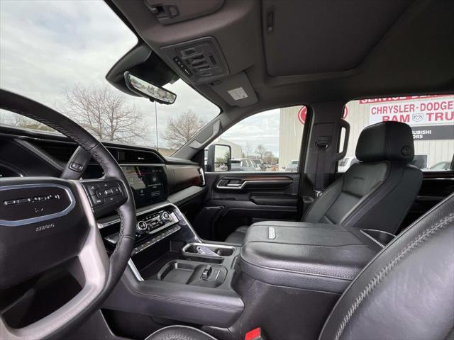 2024 GMC Sierra 2500HD 4WD Crew Cab Standard Bed Denali