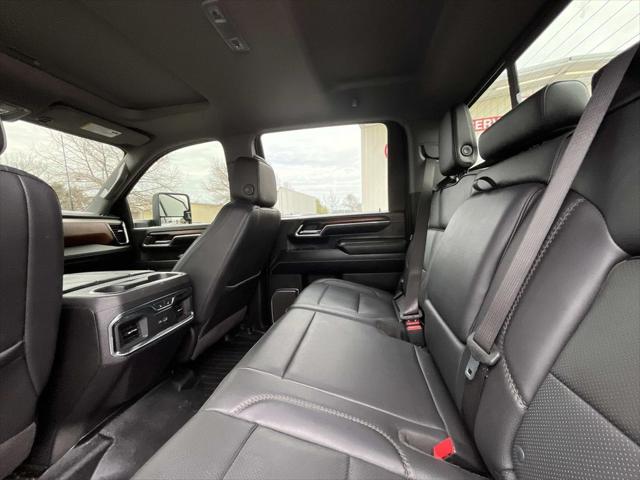 2024 GMC Sierra 2500HD 4WD Crew Cab Standard Bed Denali