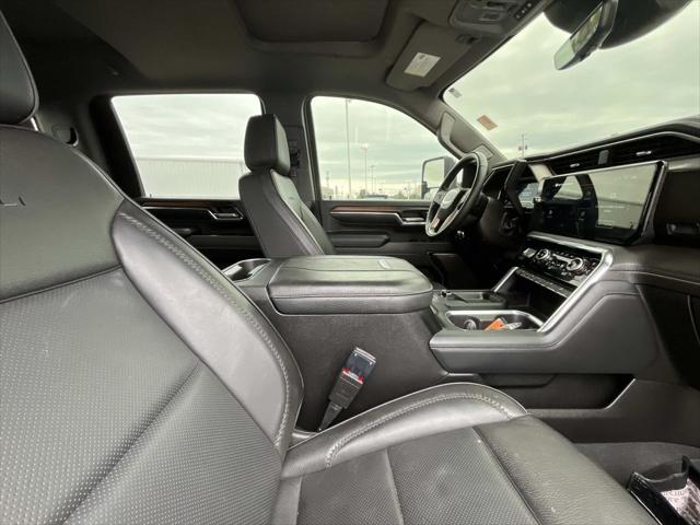 2024 GMC Sierra 2500HD 4WD Crew Cab Standard Bed Denali