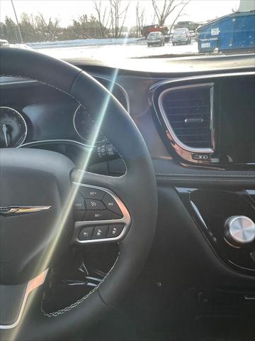2026 Chrysler Pacifica Select AWD
