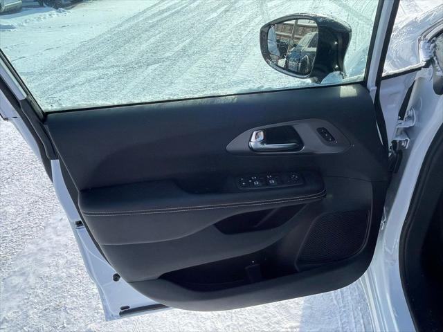 2026 Chrysler Pacifica Select AWD