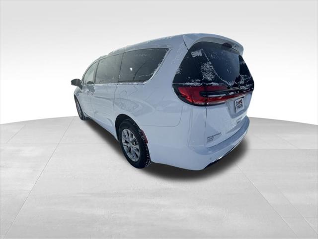 2026 Chrysler Pacifica Select AWD