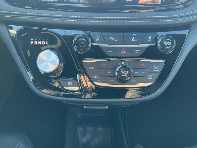 2026 Chrysler Pacifica Select AWD