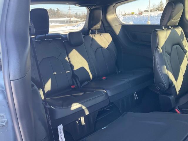 2026 Chrysler Pacifica Select AWD