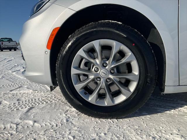 2026 Chrysler Pacifica Select AWD