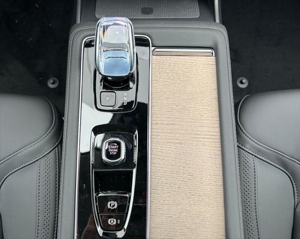 2026 Volvo XC90 Plus, B6 AWD Gas (mild hybrid), Gasoline, Bright, 7 Seats