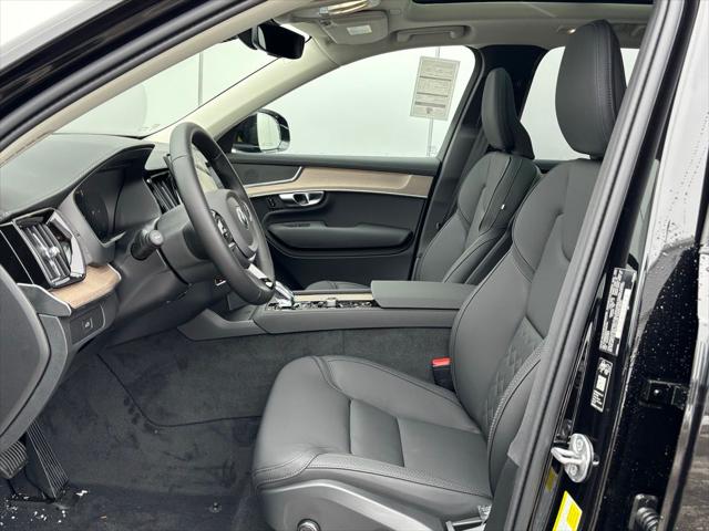 2026 Volvo XC90 Plus, B6 AWD Gas (mild hybrid), Gasoline, Bright, 7 Seats