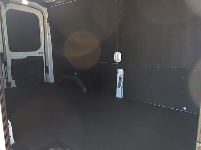 2026 Ford Transit Cargo Van T-250 148 Med Rf 9150 GVWR RWD