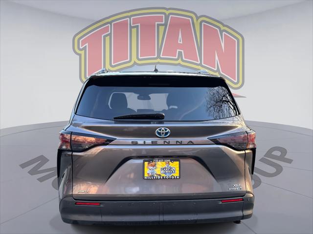 2024 Toyota Sienna XLE [3]