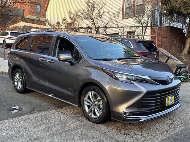 2024 Toyota Sienna XLE [4]