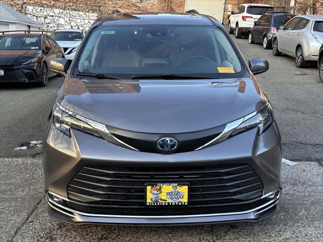 2024 Toyota Sienna XLE [5]