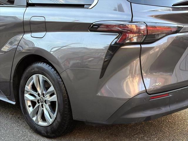 2024 Toyota Sienna XLE [8]