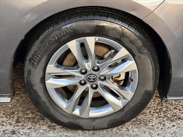 2024 Toyota Sienna XLE [9]