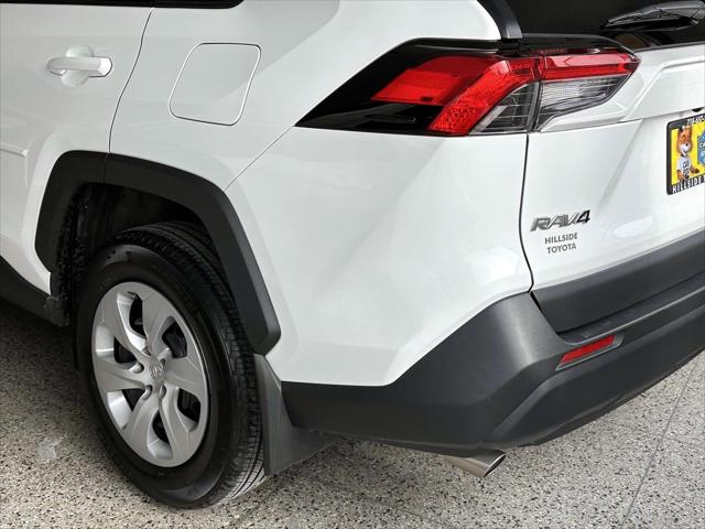 2023 Toyota RAV4 LE [5]