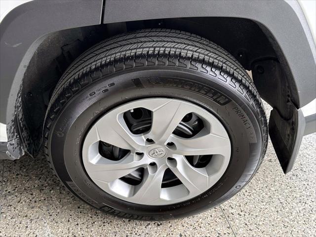 2023 Toyota RAV4 LE [6]