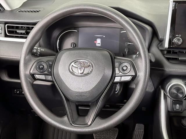2023 Toyota RAV4 LE [13]