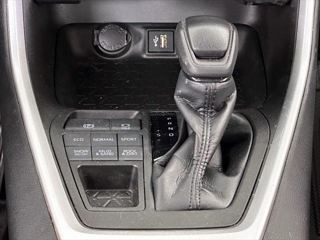 2023 Toyota RAV4 LE [15]