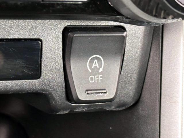 2023 Toyota RAV4 LE [23]