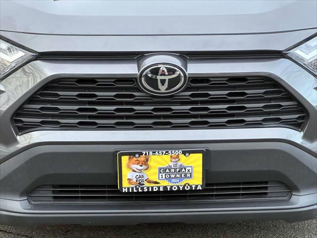 2023 Toyota RAV4 LE [5]