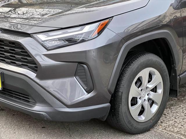 2023 Toyota RAV4 LE [6]