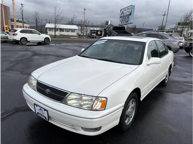 1999 Toyota Avalon XLS for sale in Medford, OR