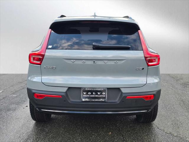 2026 Volvo XC40 Plus, B5 AWD Gas (mild hybrid), Dark