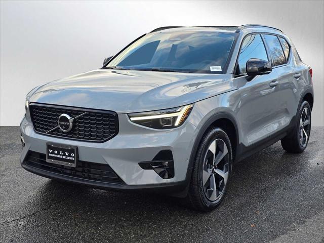2026 Volvo XC40 Plus, B5 AWD Gas (mild hybrid), Dark