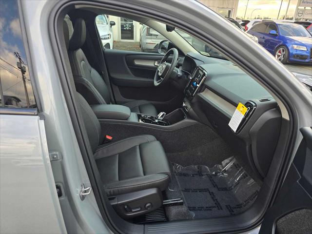 2026 Volvo XC40 Plus, B5 AWD Gas (mild hybrid), Dark