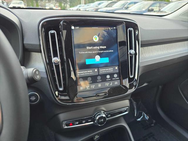 2026 Volvo XC40 Plus, B5 AWD Gas (mild hybrid), Dark