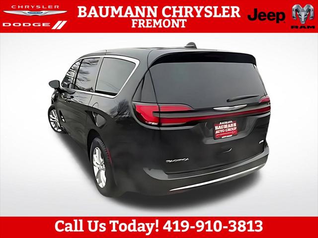 2026 Chrysler Pacifica Select AWD