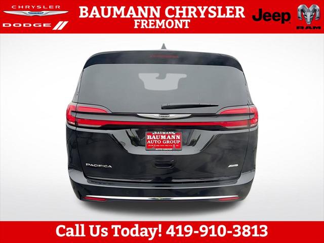 2026 Chrysler Pacifica Select AWD