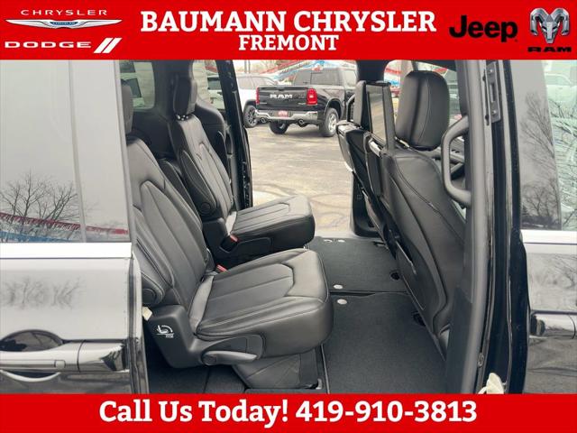 2026 Chrysler Pacifica Select AWD