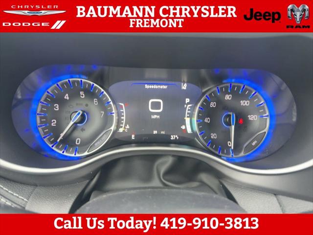 2026 Chrysler Pacifica Select AWD