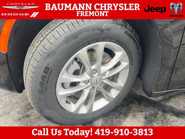 2026 Chrysler Pacifica Select AWD