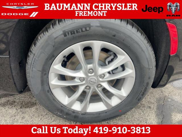 2026 Chrysler Pacifica Select AWD