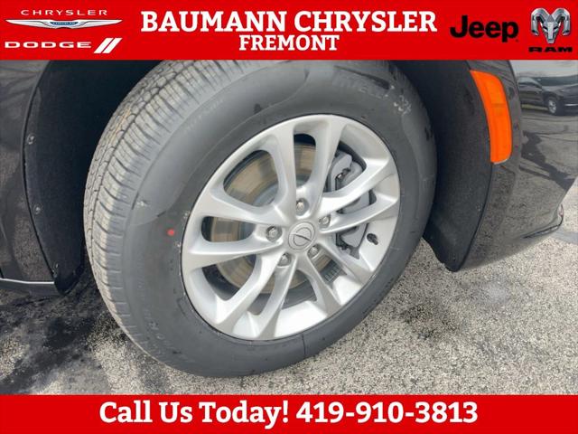 2026 Chrysler Pacifica Select AWD