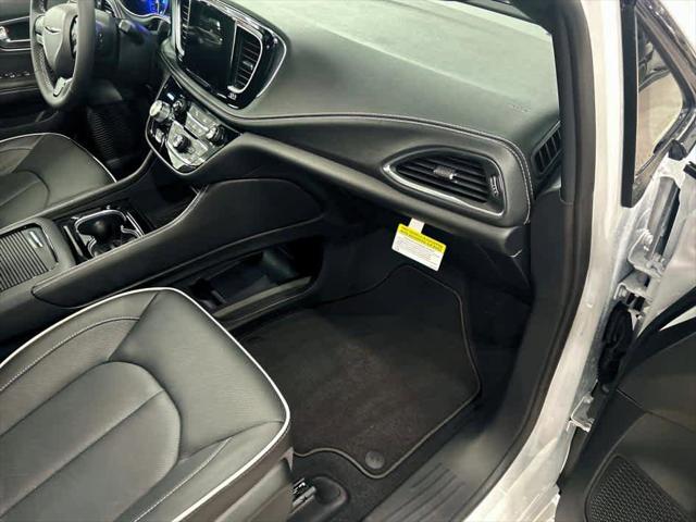 2026 Chrysler Pacifica Limited AWD