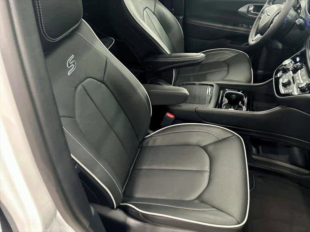 2026 Chrysler Pacifica Limited AWD