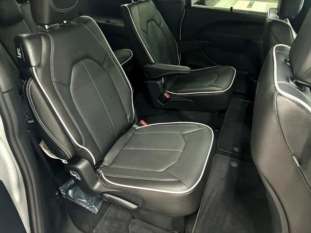 2026 Chrysler Pacifica Limited AWD