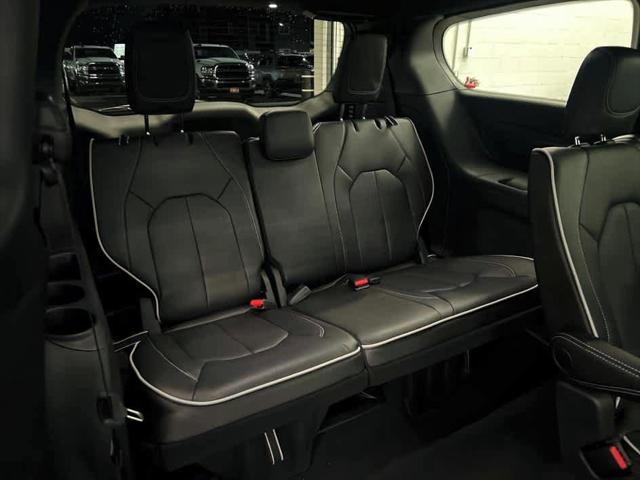2026 Chrysler Pacifica Limited AWD