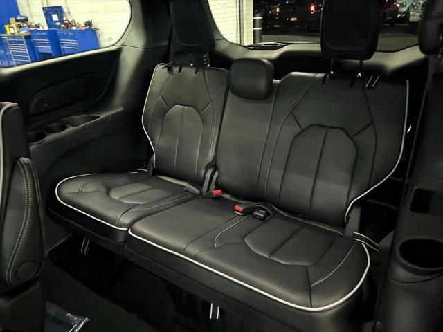 2026 Chrysler Pacifica Limited AWD