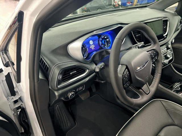 2026 Chrysler Pacifica Limited AWD